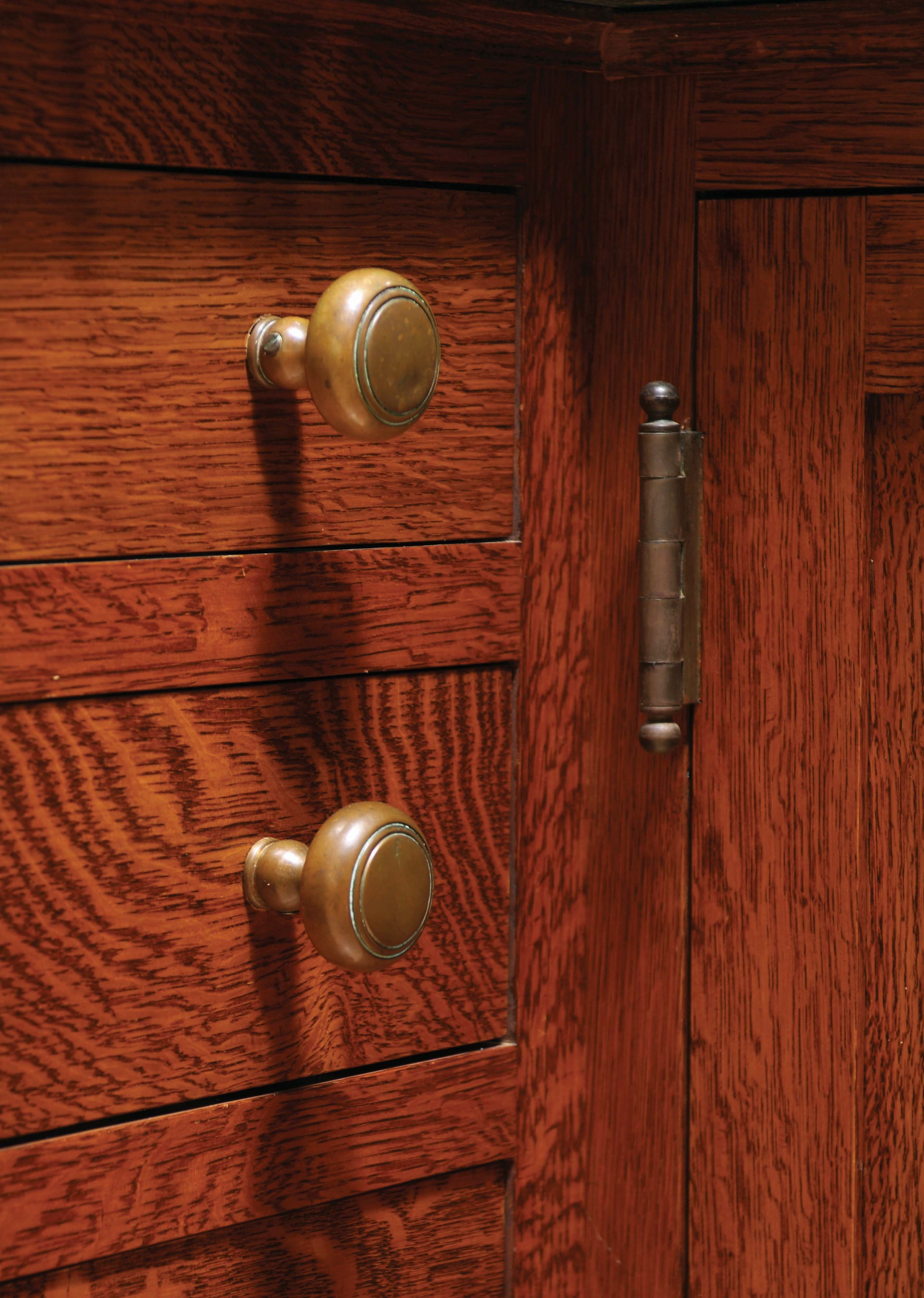 Your Guide to Replacing Cabinet Hinges